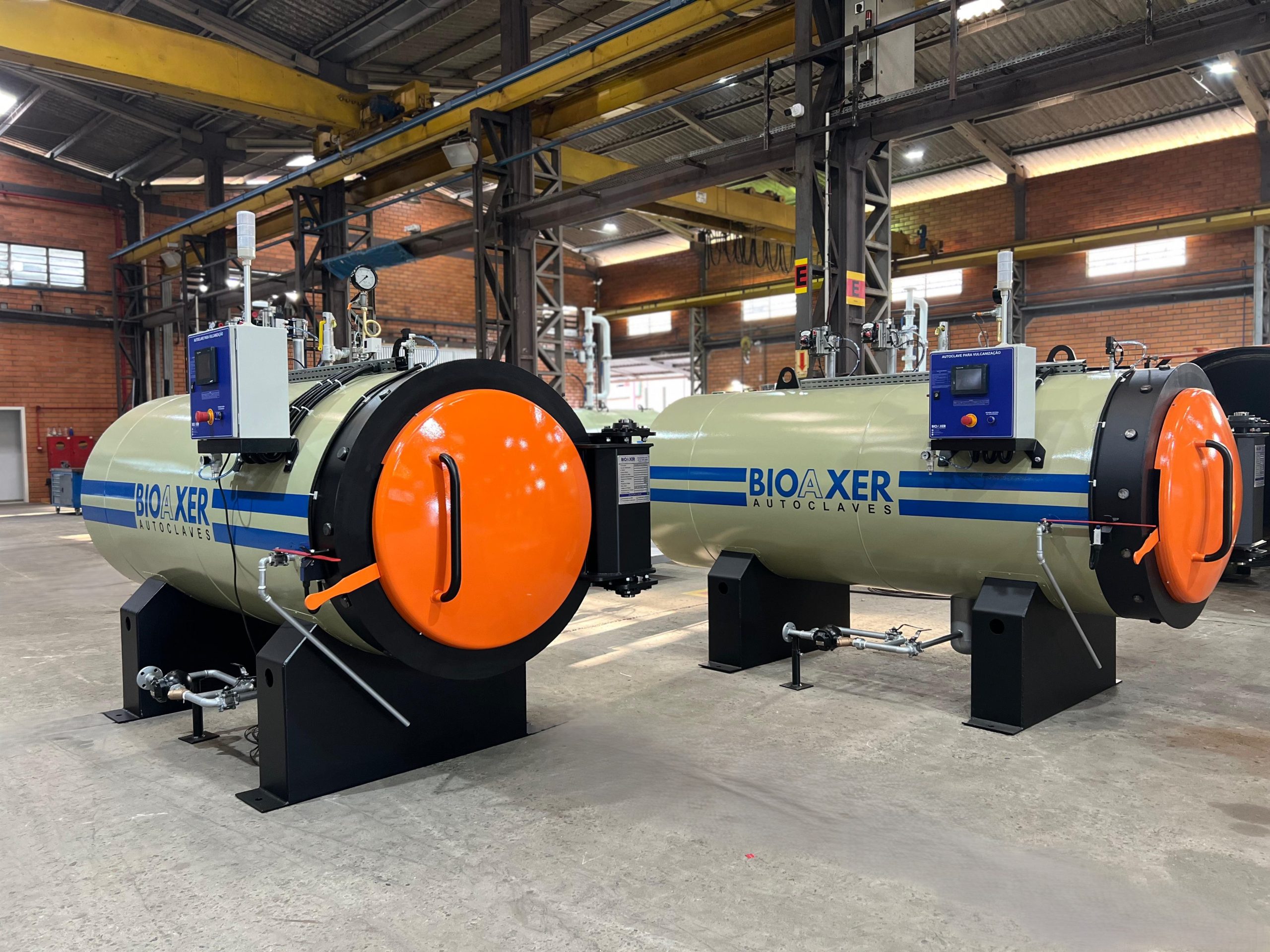 AUTOCLAVE PARA RECAPAGEM DE PNEUS E VULCANIZAÇÃO DE BORRACHAS