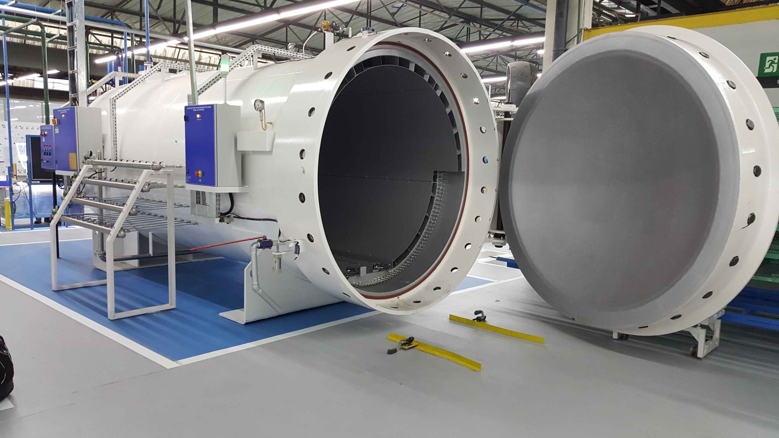 AUTOCLAVES PARA LAMINAÇÃO DE VIDROS
